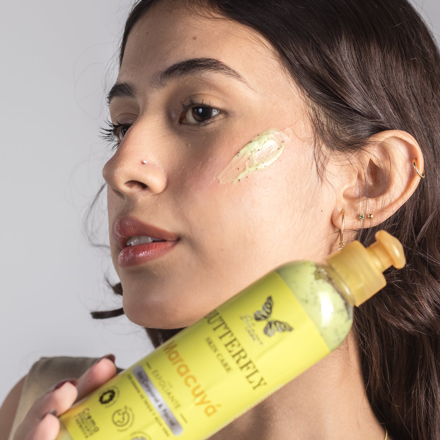 Crema Exfoliante de Maracuyá – Hidratante Corporal y Facial con Aloe Vera (250ml)